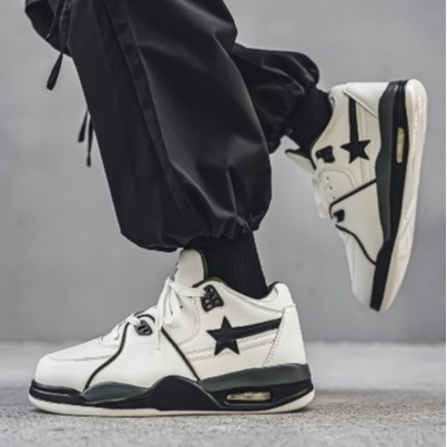 Zapatos de hombre nuevo 2024 otoño deporte casual ligero con suela suave nicho coreano de moda de hombre zapatos de skate de altura baja