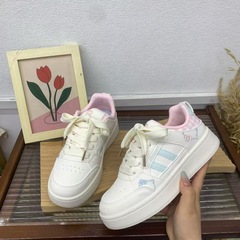 粉色厚底小白鞋女透气2025秋季新款chic小众设计休闲学生运动板鞋