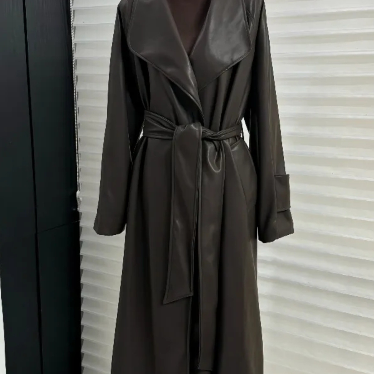 Mid-Length Leather Jacket for Women 2025 New Autum Style French Style Large Lapel Waist over the Knee Windbreaker Coat