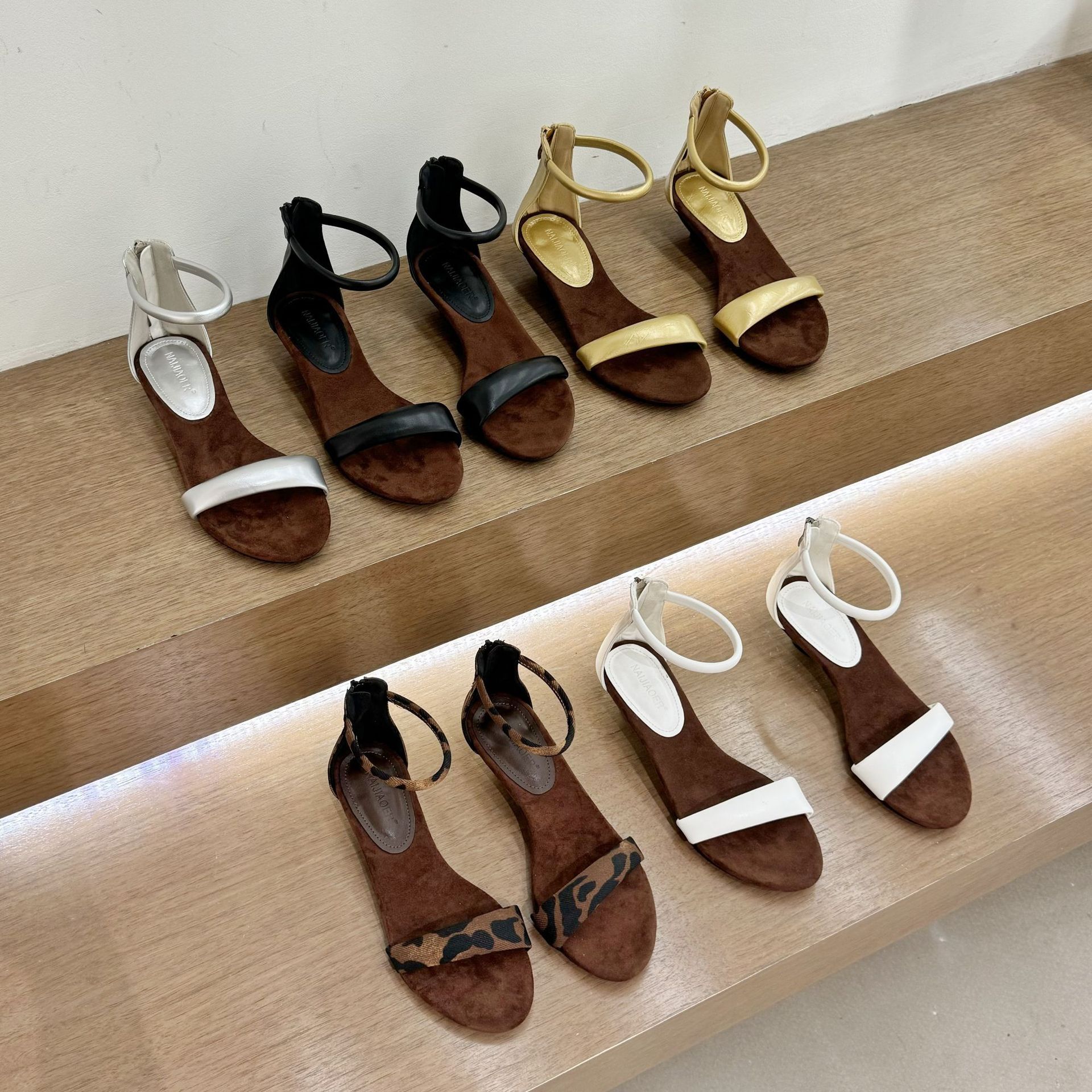 French-style Retro One-strap For Women, 2025 Summer New Minimalist Open-toe Chunky Low-heel Sandals_voghion.com