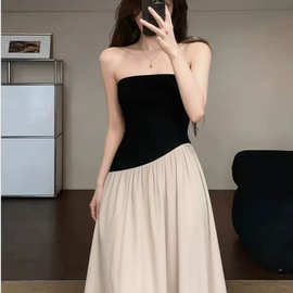 假两件撞色抹胸连衣裙女夏2026新款法式绝美高端巨好看的