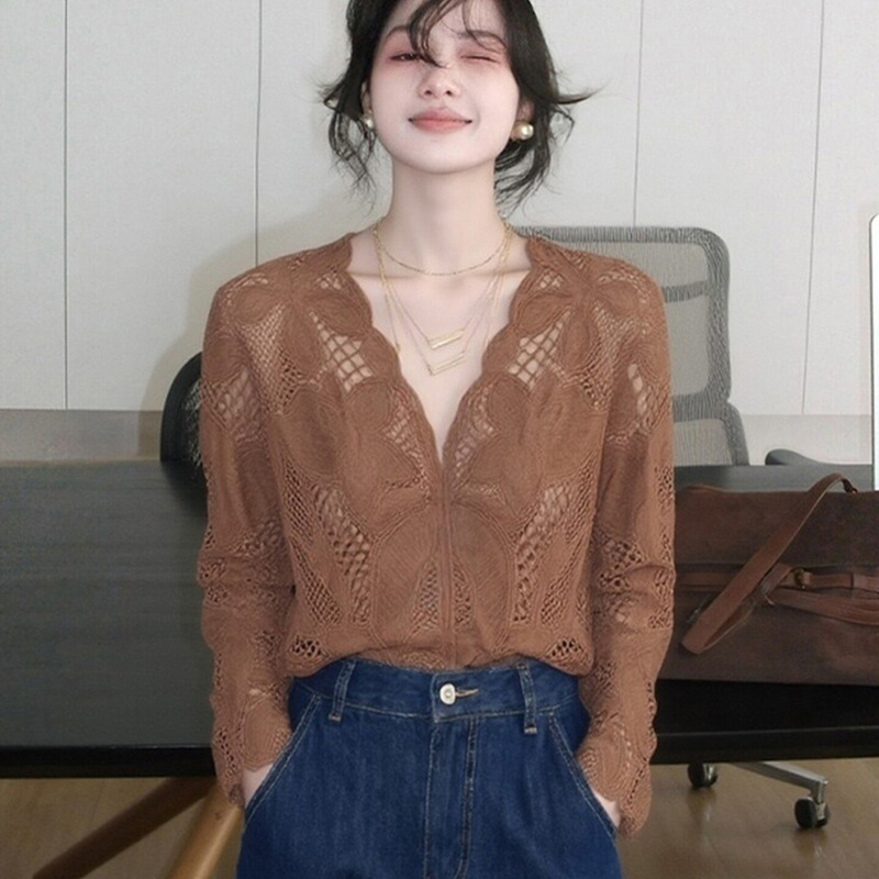 2026 Summer Super Trendy Unique and Stunningly Beautiful Top, Fashionable and Elegant Commuter Caramel Brown Lace Shirt 2026 Summer Super Trendy Unique and Stunningly Beautiful Top, Fashionable and Elegant Commuter Caramel Brown Lace Shirt