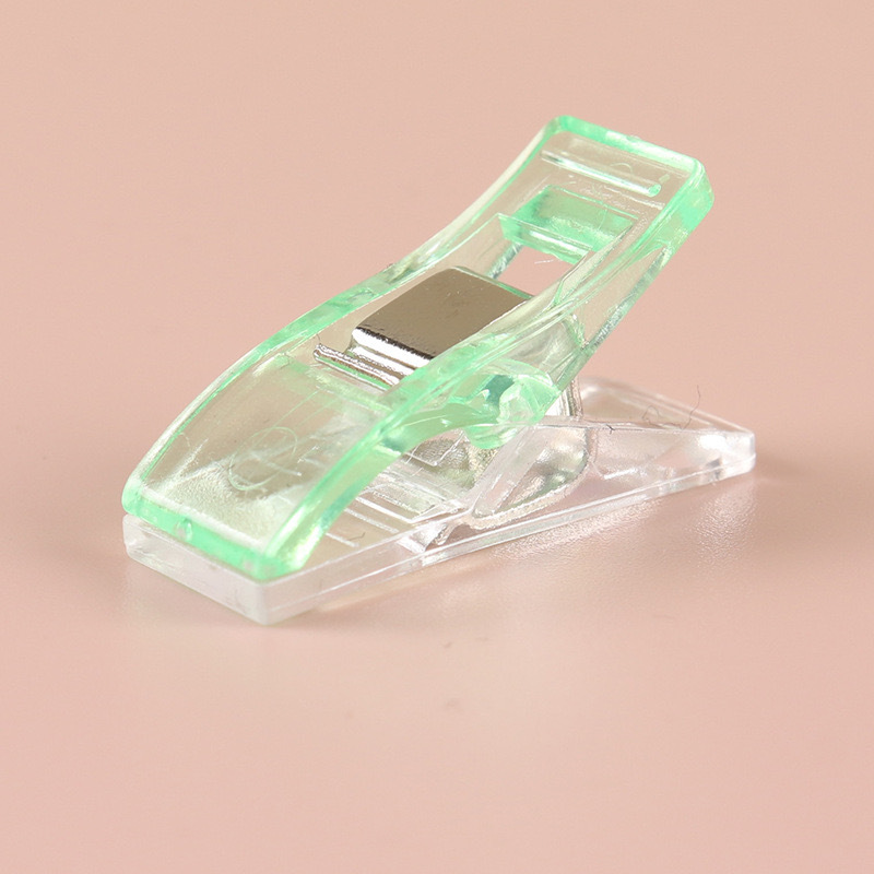 Clip de costura de borde de plástico rojo blanco de venta caliente transfronterizo Clip de hacha Clip de posicionamiento de hebilla de mosaico fuerte de cola larga 27*10