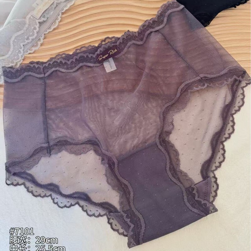 Atmospheric girls' underwear, featuring a textured, sheer mesh design with wavy lace trim, a skin-friendly and breathable fabric, and a comfortable fit for women