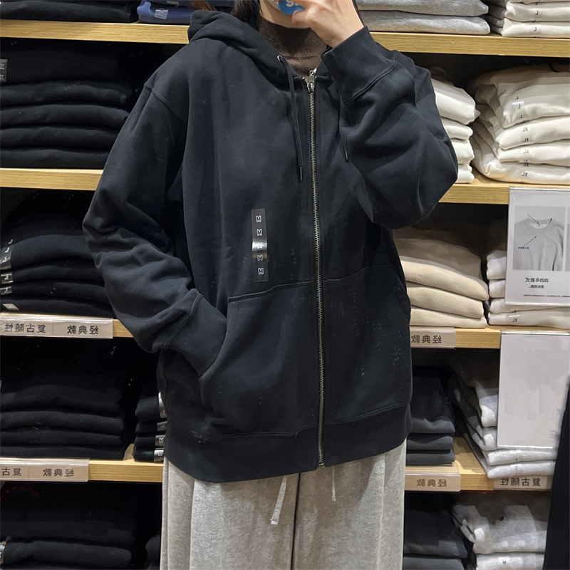 검은색