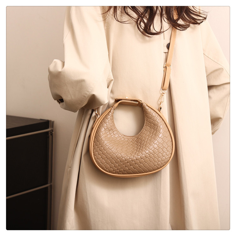 Bolsos para mujer 2023 invierno nueva moda patrón de cocodrilo bolso de hombro de luna nueva moda simple bolso de estilo occidental
