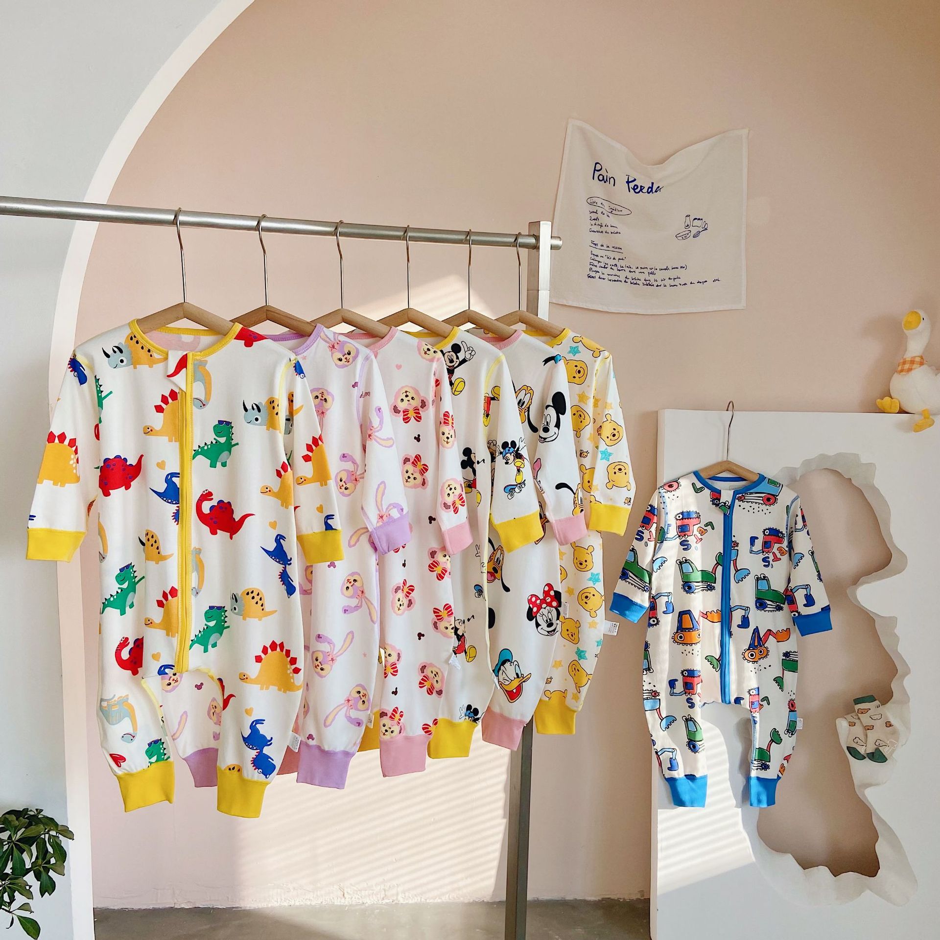 DBB8F8CF-E2C9-4F11-8C33-2E208D