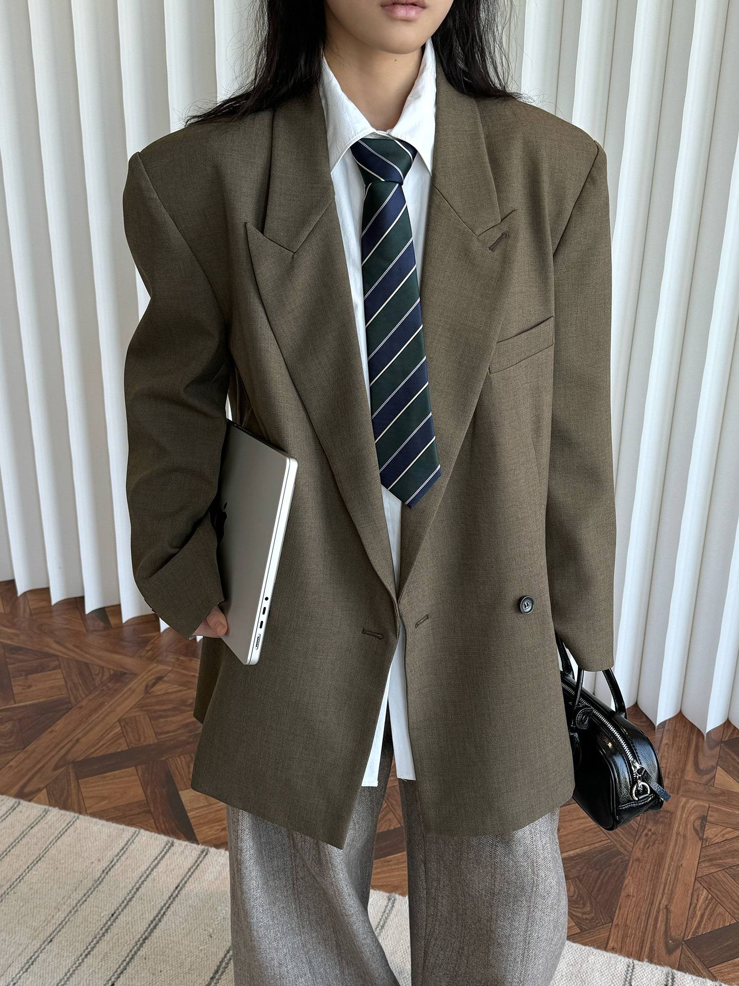 盧浮春の新型パリの古いお金は静かで豪華で、高智感があります。