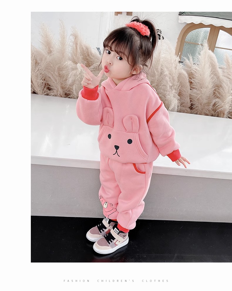 Felpa con cappuccio in peluche per ragazze 2023 nuovo abbigliamento alla moda set in due pezzi in stile occidentale per la versione coreana per bambini_voghion.com