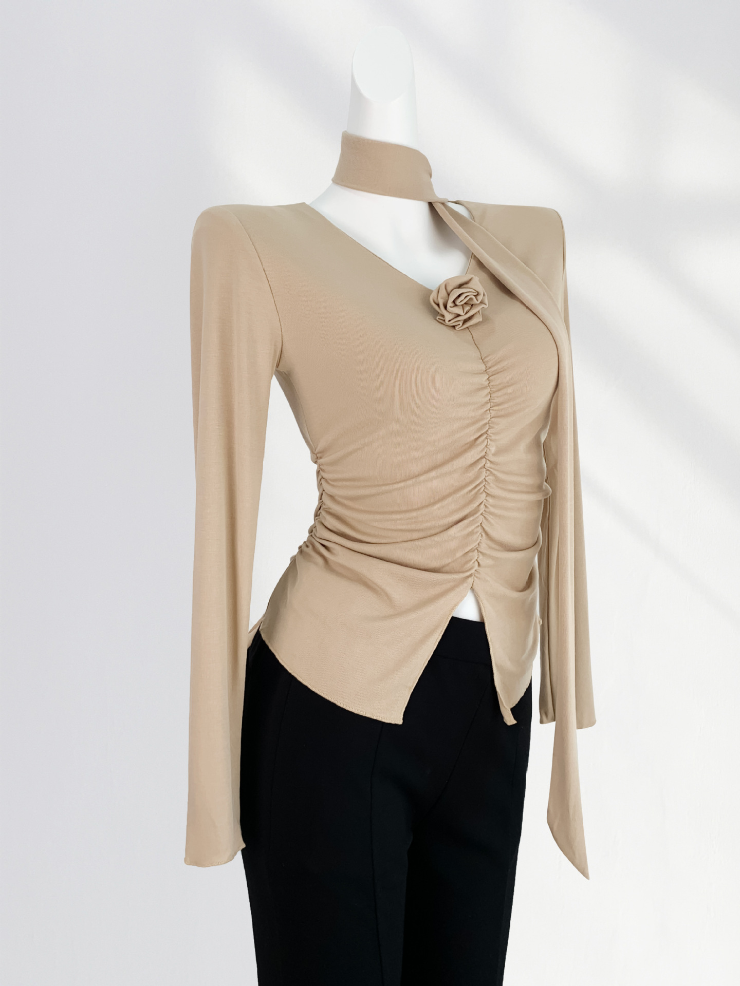 Elegant spring long-sleeve