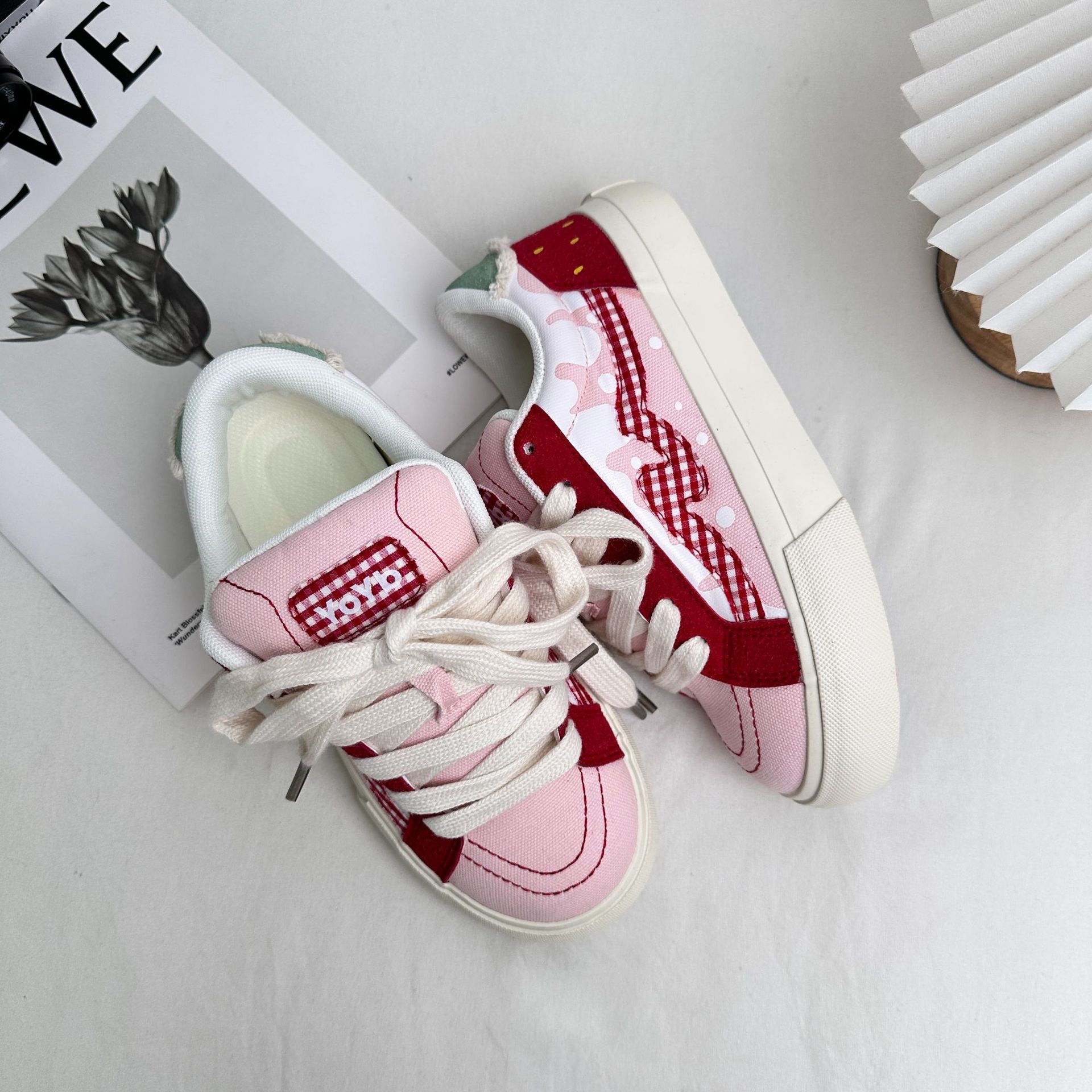 Yuanbo 2025 primavera todo-fósforo zapatillas de deporte para estudiantes, zapatos de lona deportivos casuales, zapatos de lona a juego de colores coreanos, en nombre del cabello