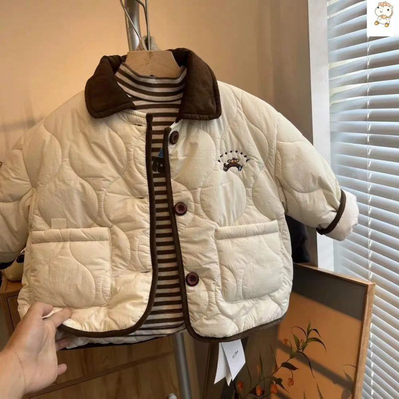 Korean style fashionable cotton-padded coat for boys and girls, suitable for autumn and winter, casual and warm for babies and children.