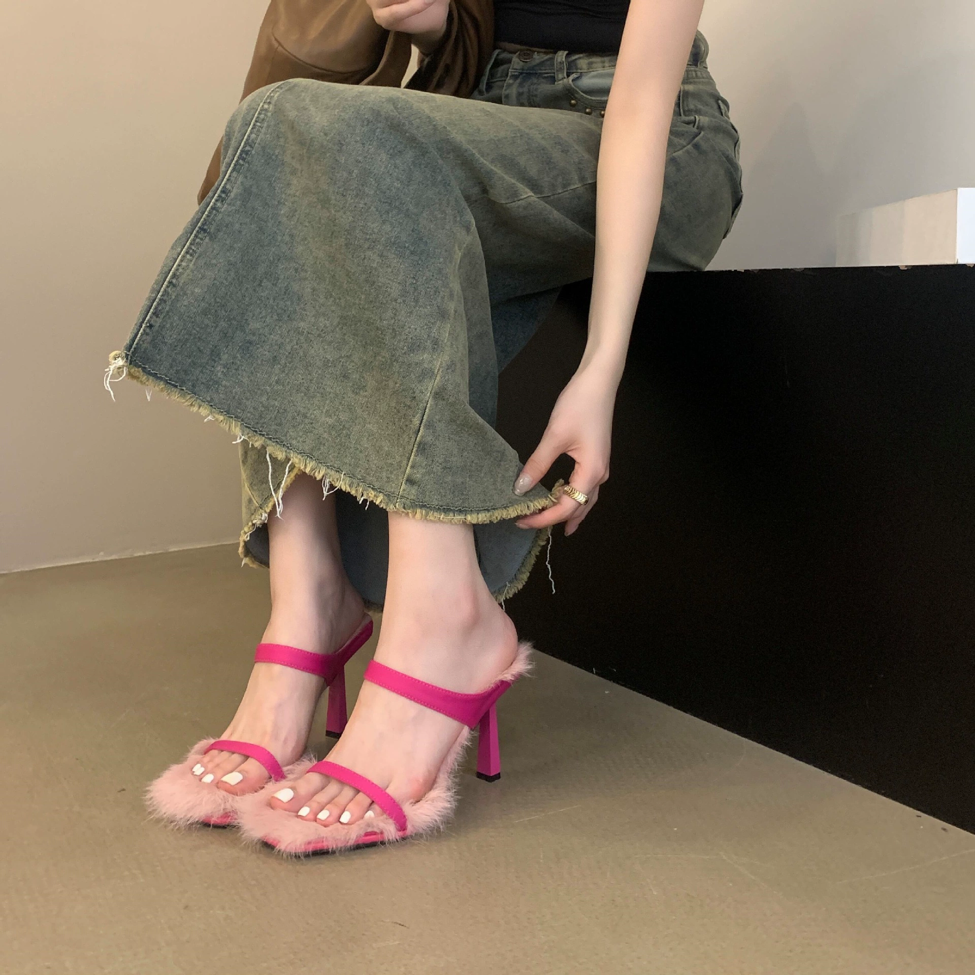 Туфли на высоком каблуке шерстяные шлепанцы носят наружные 2023 новые осенние туфли