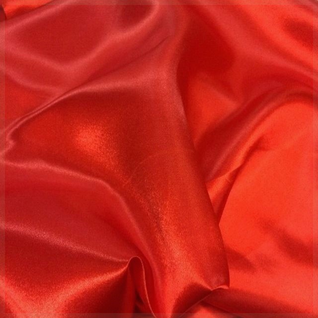 Paño satinado rojo (1,5 m de ancho)