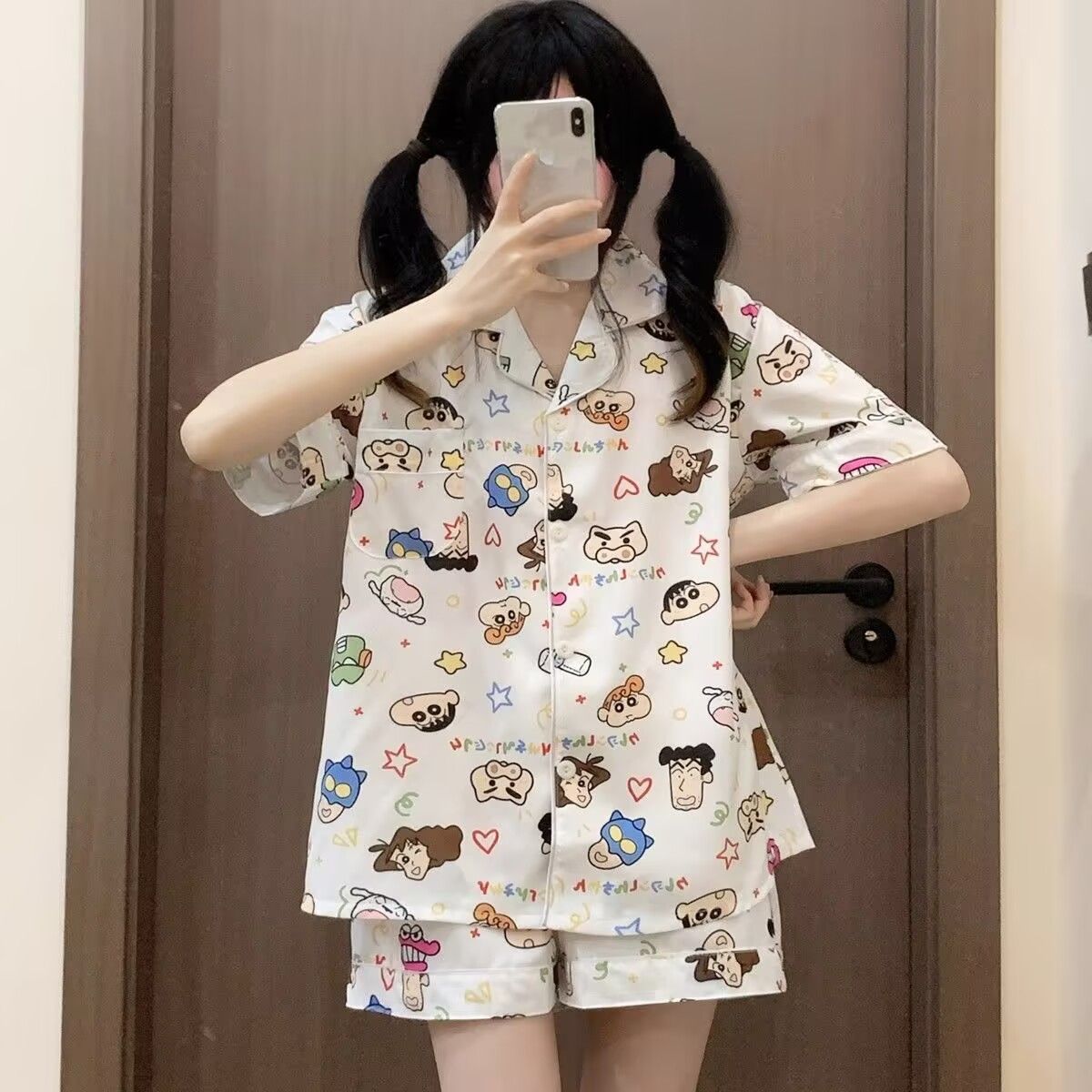 Crayon Shin-chan pijamas para mujer pantalones cortos de manga corta de verano de seda de hielo estampado de dibujos animados cardigan traje de ropa para el hogar de seda de imitación