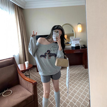 25秋冬新款韩系斜肩珍珠腊肠狗卫衣宽松显瘦休闲毛圈棉上衣女