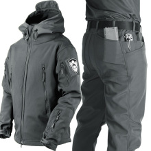 鲨鱼皮跨境软壳冲锋衣套装男战术防水夹克加绒耐磨登山服作训服鲨