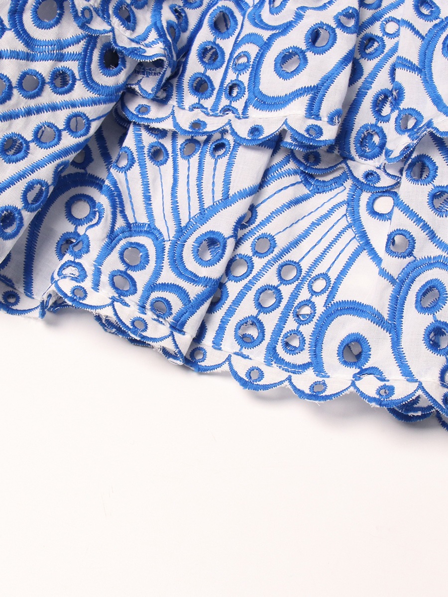 Robe bohème bustier à volants avec broderies pour les vacances_voghion.com