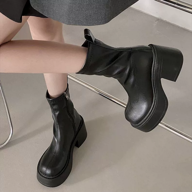 Модные черные женские ботинки на толстой подошве и массивном каблуке в американском стиле, новинка осени 2025 года, обтягивающие короткие ботинки в стиле ретро для невысоких людей.