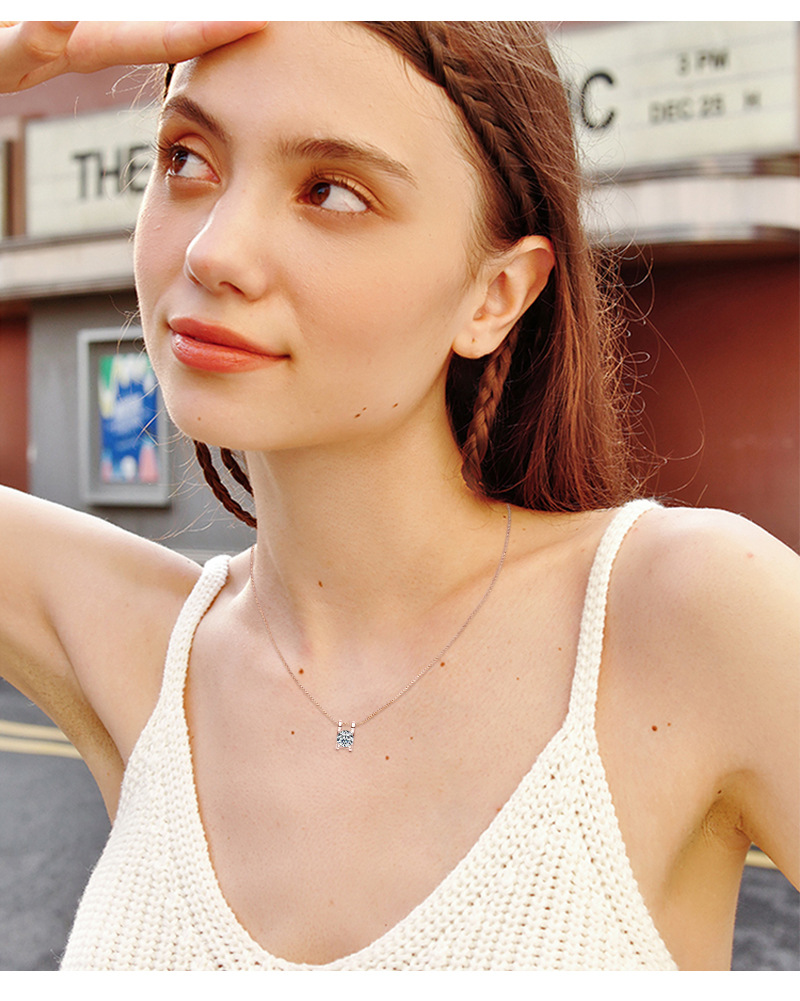 Fashion Girls Silver Jewelry Luxurious Inlaid Moissanite Pendant Necklace for Women, Crafted with S925 Silver  Pure Plated 45CM Box Chain and 18K Gold