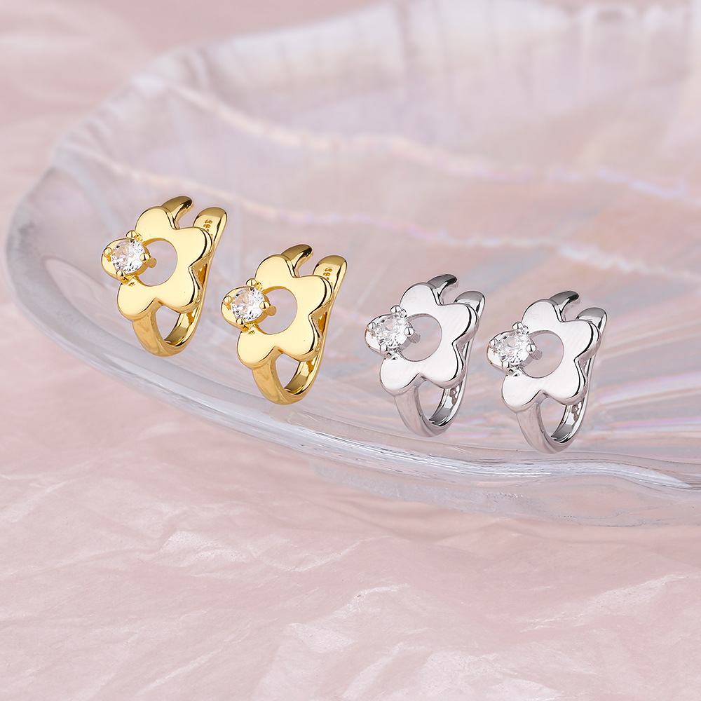 Clip oreja flor sin perforar, estilo coreano elegante, pequeño y fresco
