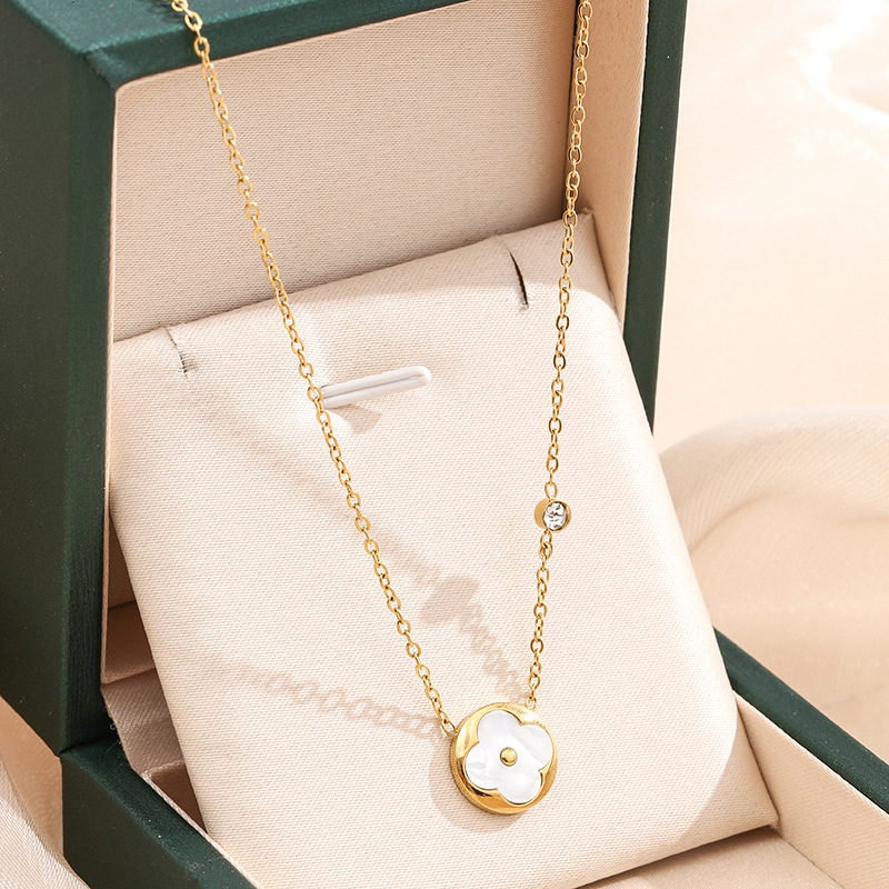 Elegant Four Leaf Clover Titanium Steel Plating Shell Pendant Necklace