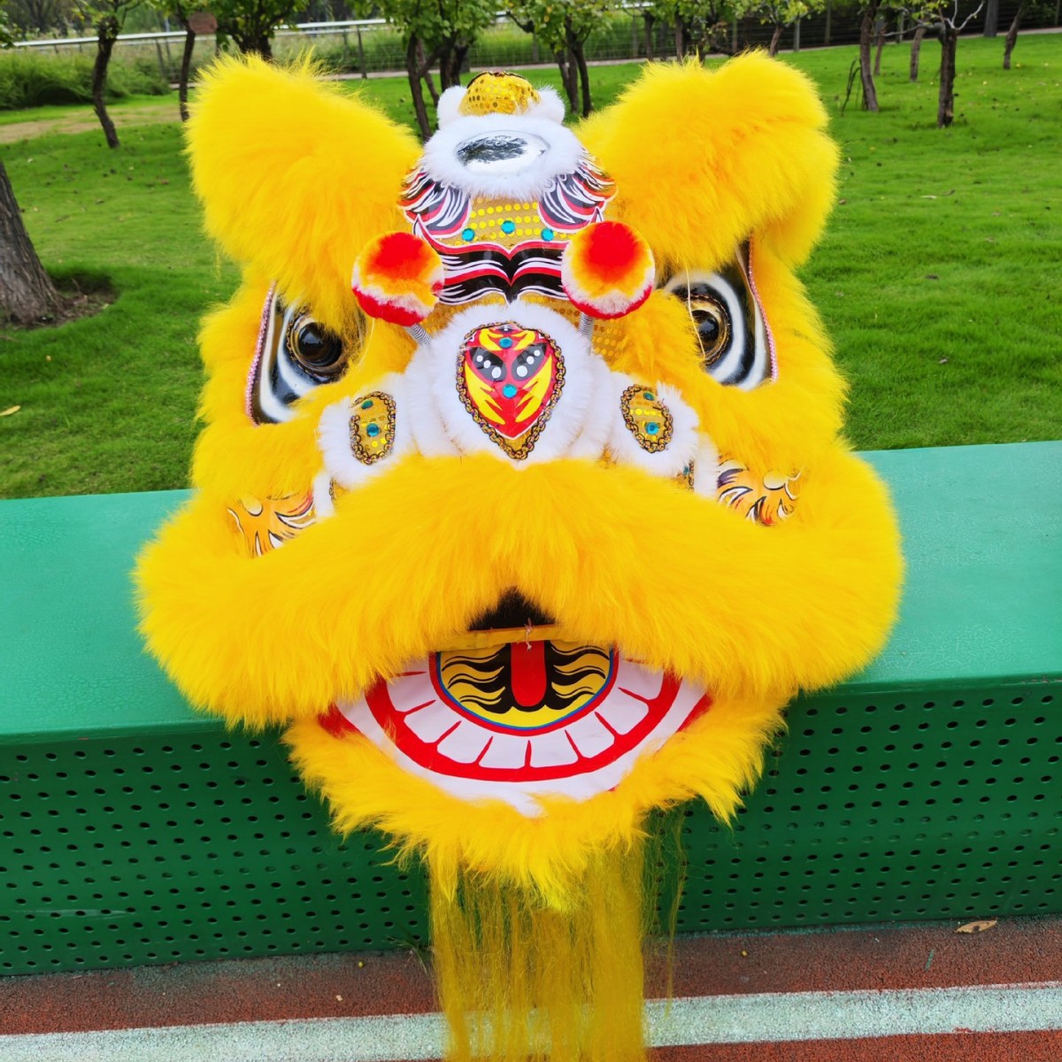 Disfraz Prop de Danza del León de Lana y Fibra de Vidrio Hecho a Mano para Eventos