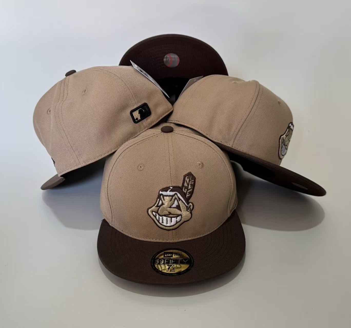 Transfronterizos de alta calidad totalmente cerrados no ajustables bordados sombreros de béisbol comercio exterior sombreros de sombreros para hombres y mujeres sombreros de borde plano al por mayor