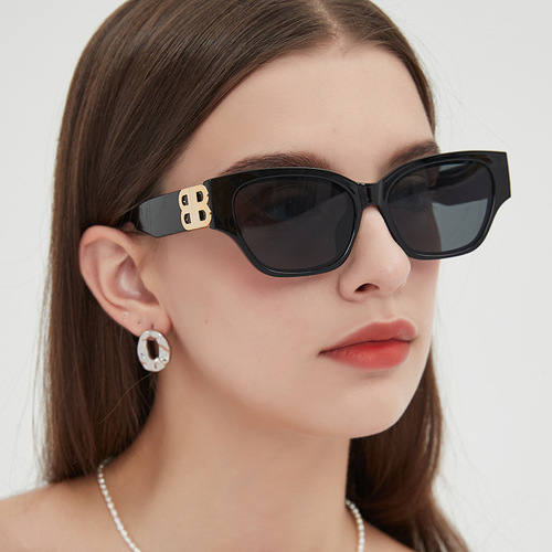 B European and American Style Triangle Cat Eye Sunglasses 23 New Trendy Concave Shaped Fashion Street Snapshot Sunglasses Women's Instagram Sun Glasses