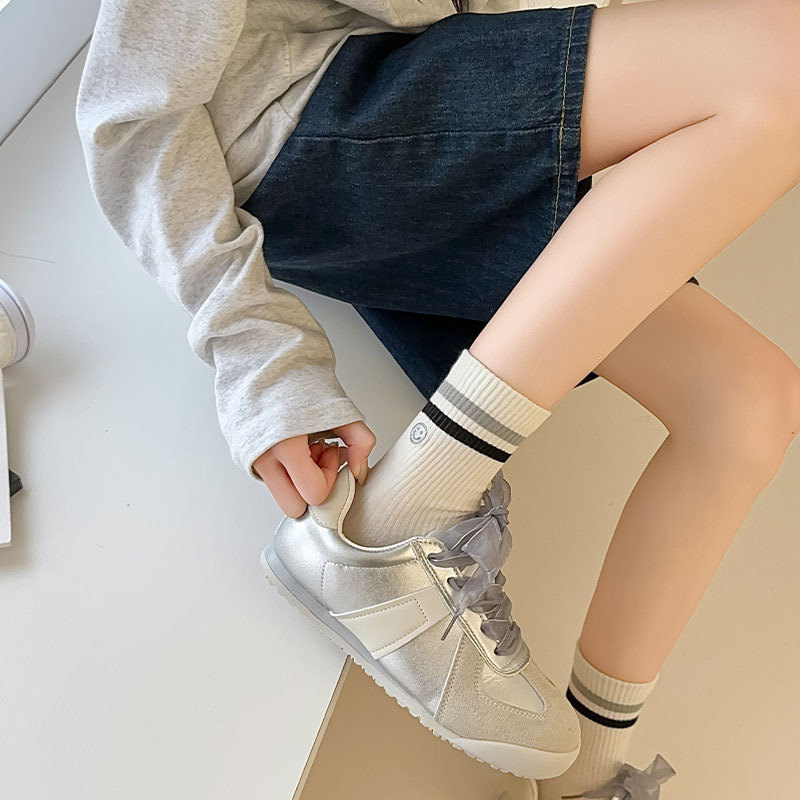 35g Weight Socks Classification Socks Lingerie Type Cotton Fabric Type A Pair Quantity Casual, Outdoor Occasion Contrast Collar Pattern All Seasons Season Women's Gender Sports Style Women's Sports Contrast Collar Cotton Crew Socks A Pair 16