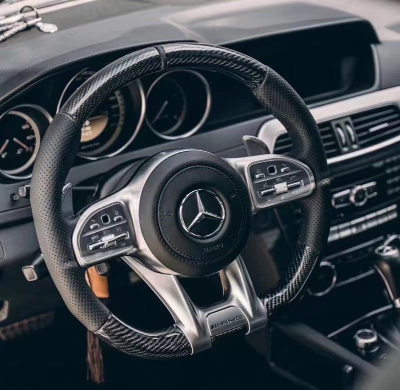 Source Factory Car Steering Wheel Modification, Suitable for Mercedes E-Class Car Carbon Fiber Steering Wheel Processing and Customization