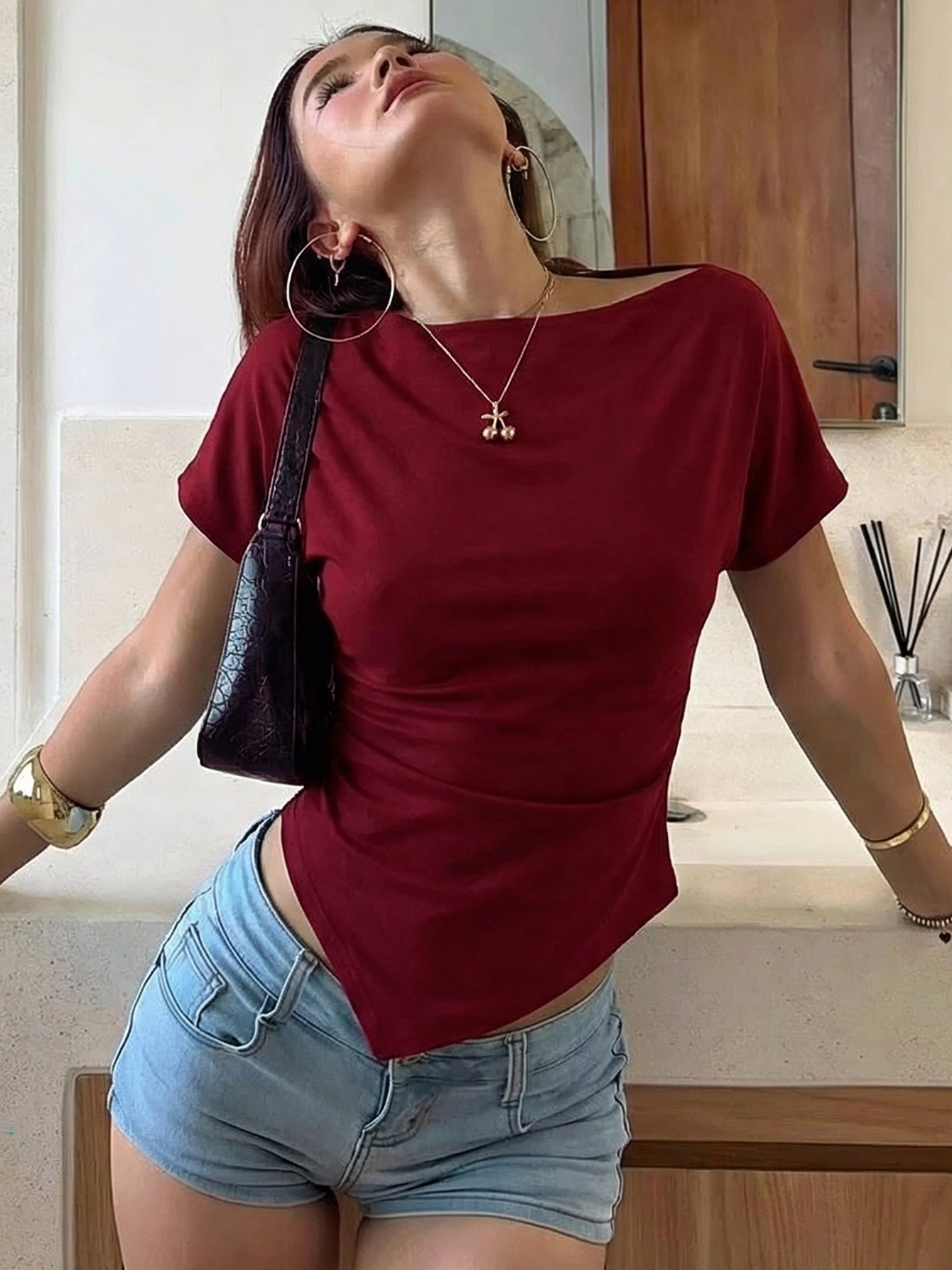 Qadınlar üçün yay fəsli üçün nazik qısaqollu köynək