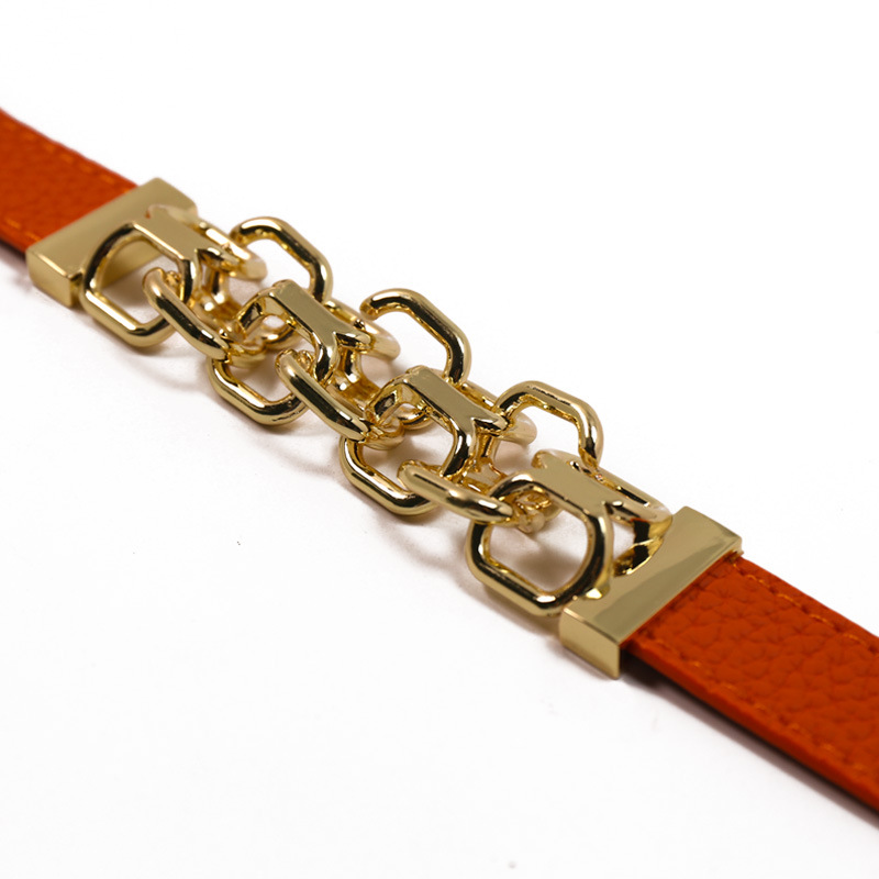 Bracciale in pelle PU tinta unita con personalità europea e americana, tendenza della personalità punk, foto di strada casual e neutra_voghion.com