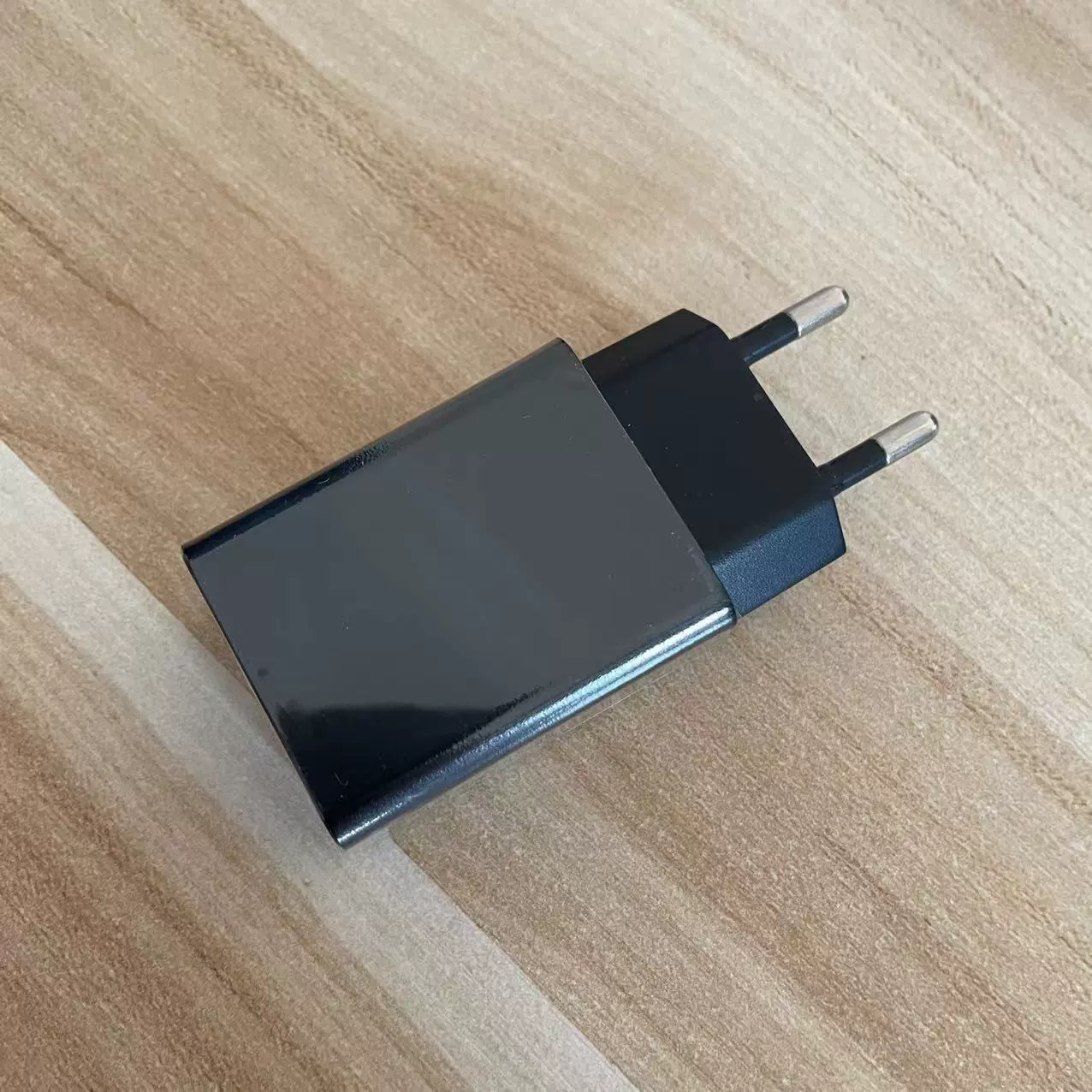 5V2A charger applicable to the US -European -European regulatory charging head 3C certification small home appliances adapter USB charger