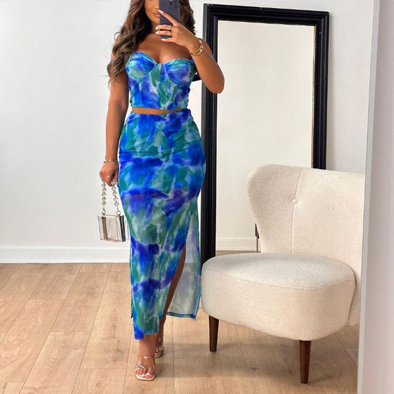 Printed Navel-Baring Halter Top, Slim Fit Hip-Hugging Long Skirt, Two-Piece Suit, European and American Style Women's Clothing, 2023 Summer New Style Printed Navel-Baring Halter Top, Slim Fit Hip-Hugging Long Skirt, Two-Piece Suit, European and American Style Women's Clothing, 2023 Summer New Style