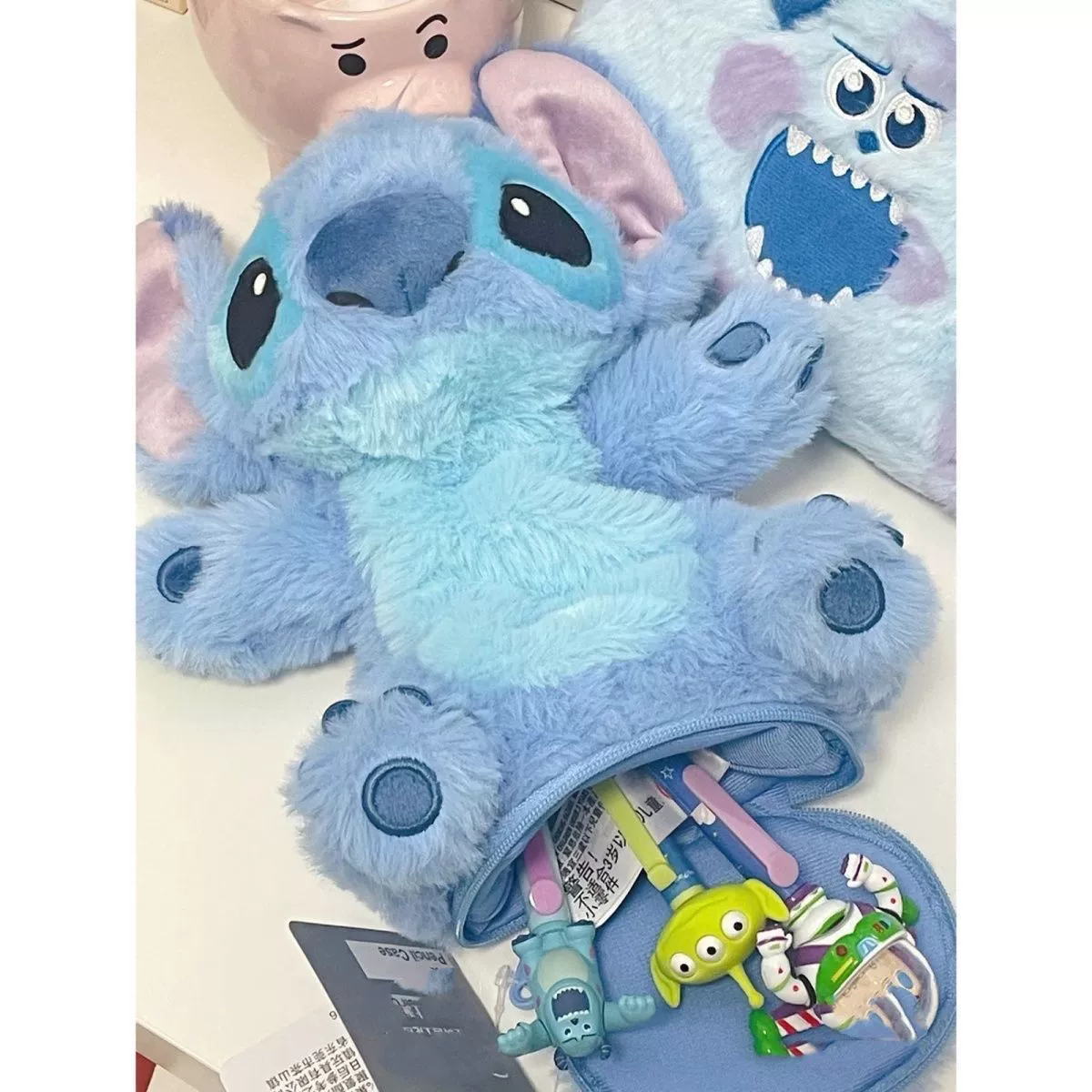 Handheld Plush Pencil Case, Marine Shark Cartoon, Capacious Storage for Elementary Students, Gift