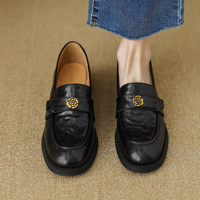 Super Soft Lambskin Black Camellia Loafers 2025 Spring & Fall New British Style One-Leg Thick-Soled Flats for Women