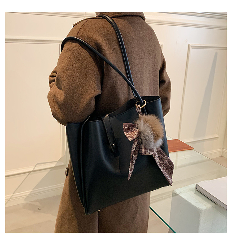 Largecapacity bucket bag 2021 new fashion  retro shoulder bag ladies casual hand bagpicture4