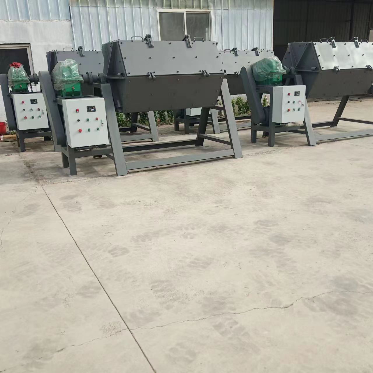 六角大中型带控制箱的滚筒抛光机铸铁件打磨除锈机去氧化层光饰机