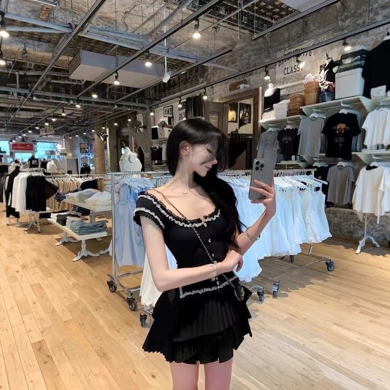 Retro French Playful Short-Sleeved Multi-Layered Lace Splicing Design Black Shirt Top for Women