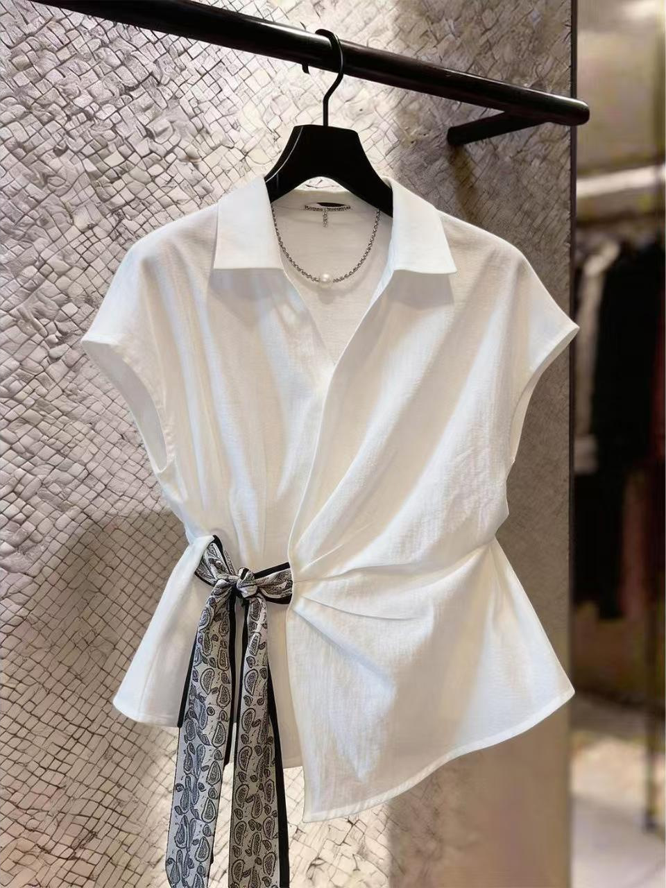 Áo sơ mi nữ ngắn tay cổ polo thắt eo kiểu Pháp — màu trắng