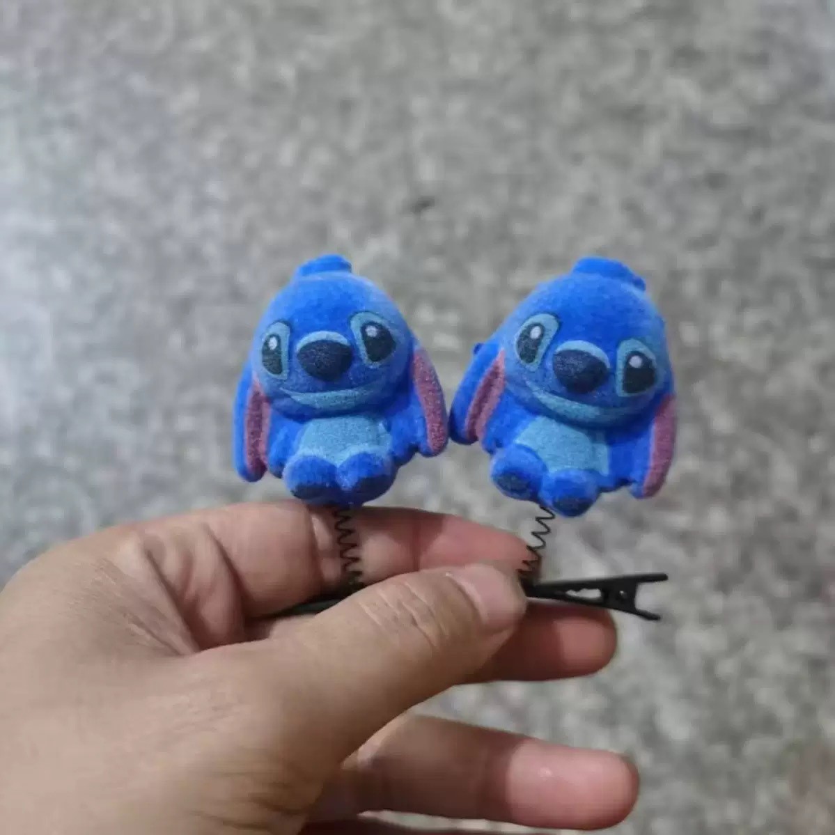 Clips de cabello al por mayor de dibujos animados clip de cabello interesante empujar pequeños regalos toques de cabello mercado nocturno de un dólar