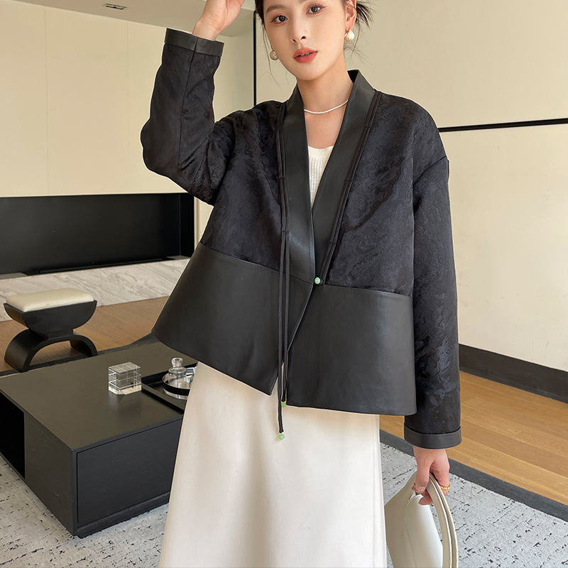 Sheepskin V Neck Printed Patchwork 2025 Autumn and Winter New New Chinoiserie Genuine Leather Jacket Women's Casual Versatile Leather Jacket a