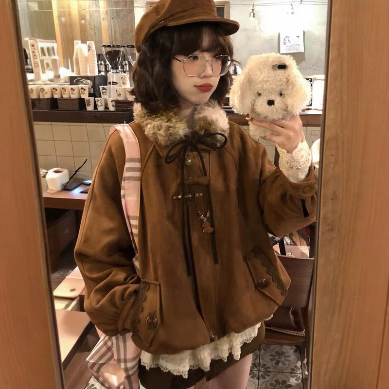 【】Women's winter quilted cotton coat with a bow-tie fur collar, made of deer suede, thickened for warmth, and featuring a high-end design