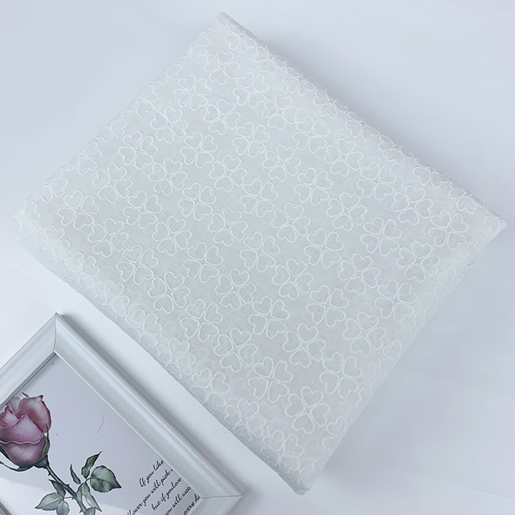 全棉纯白色四叶草爱心绣花布面料 时尚服装布料精品娃衣手工diy布