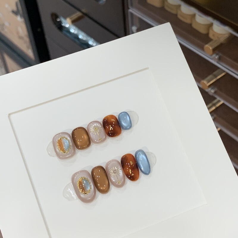 [Aladdin] Purely Handmade Wearable Nails with Advanced Gradient Design, Enhancing a Fair Complexion and Gentle Temperament, Short Style Nail Art That Is Popular All Year Round