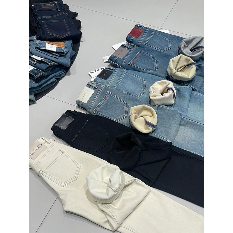 Скидка бренда D3 Женские джинсы оптом