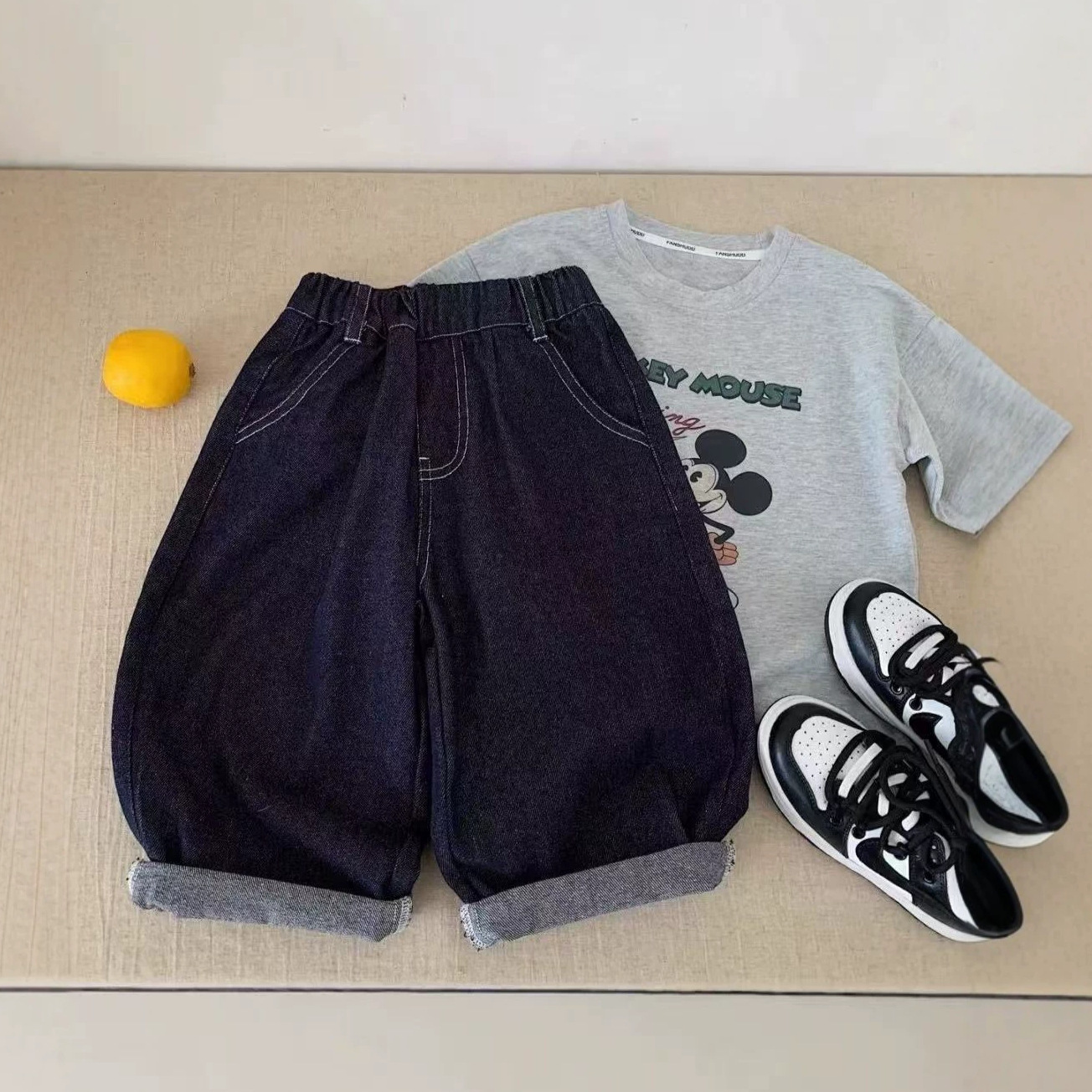 Primavera y otoño pantalones para niños coreanos, jeans para niños, pantalones casuales para niños, pantalones de piernas anchas para niños