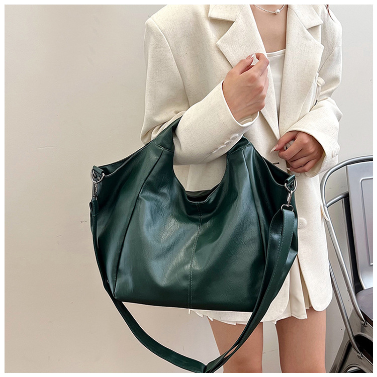 Cross-border large-capacity women's 2024 new style fashionable retro single-shoulder crossbody bag, trendy and simple commuter tote bag undefined