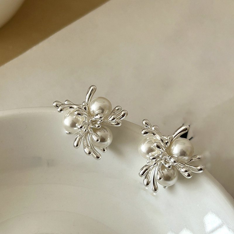 Pendientes de perlas de flor de circón de aguja de plata, pendientes de lujo de alta gama de lujo ligero exquisito, pendientes de todo fósforo blanco de moda de nicho al por mayor